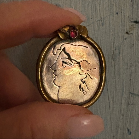 Santorini, Greece, artisan made etched silver pin with gold rim & red cabachon - Picture 7 of 13